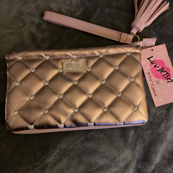 Betsey Johnson Rose Gold Quilted Wristlet with cute heart detail - Picture 1 of 3